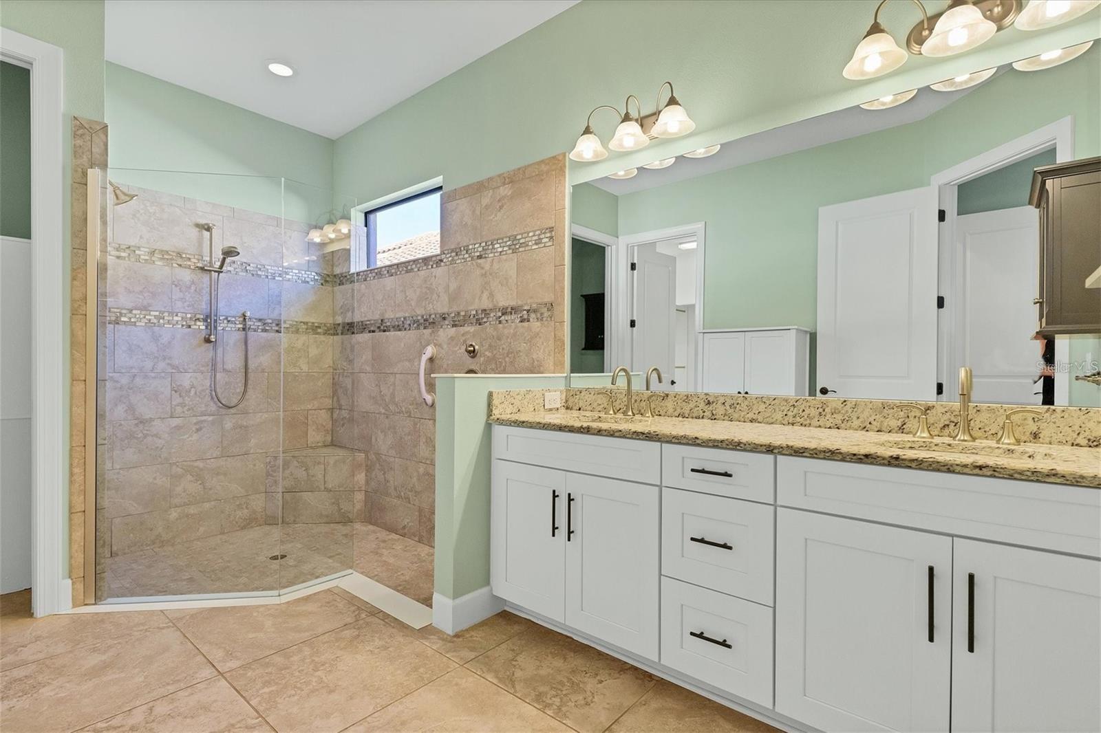 Image 18 of 35 For 5580 Semolino Street