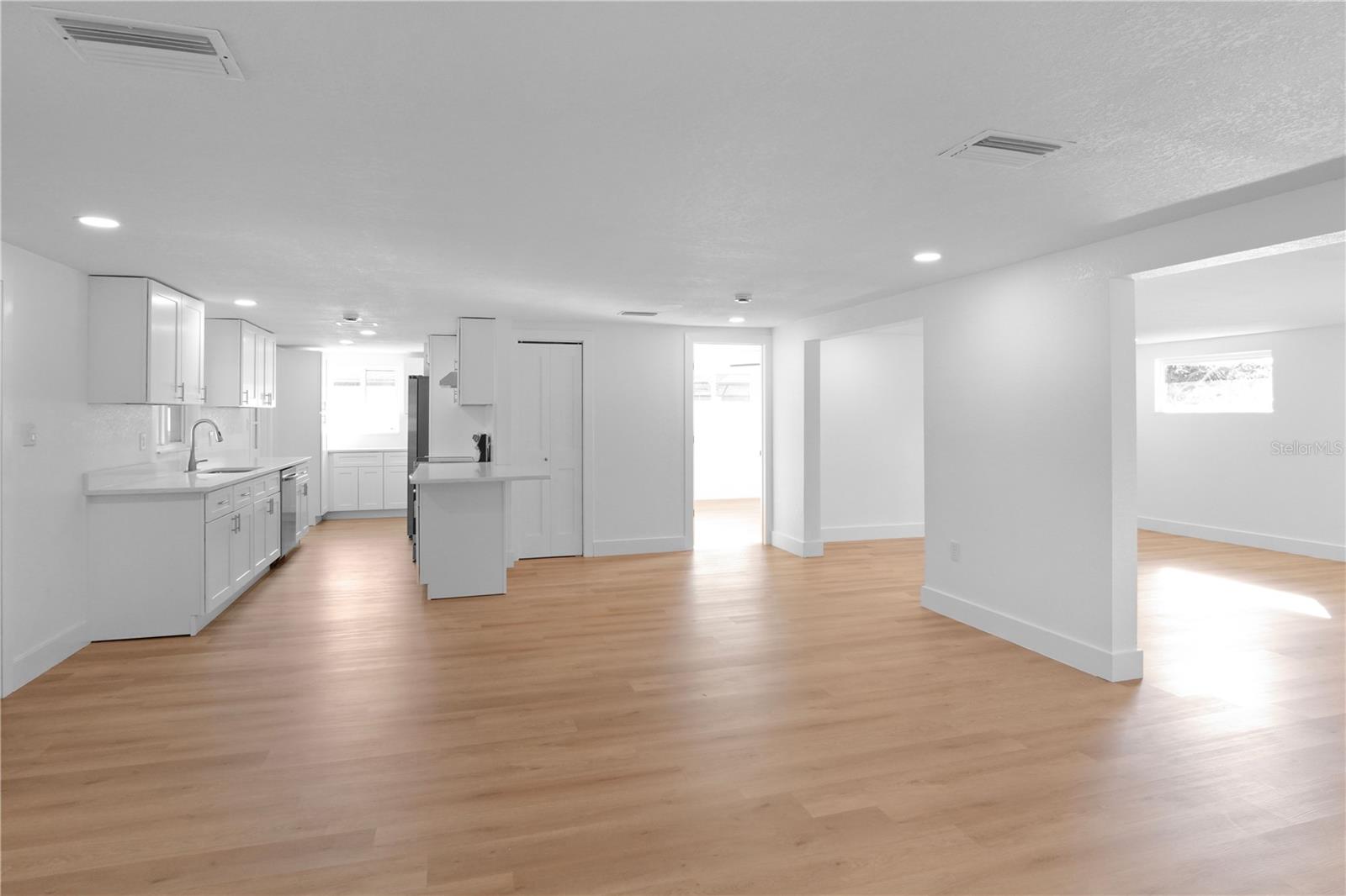 Image 7 of 19 For 3952 Coleridge Place