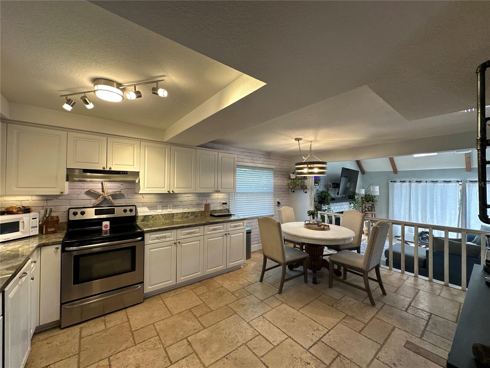 Image 10 of 26 For 4517 Groveland Avenue