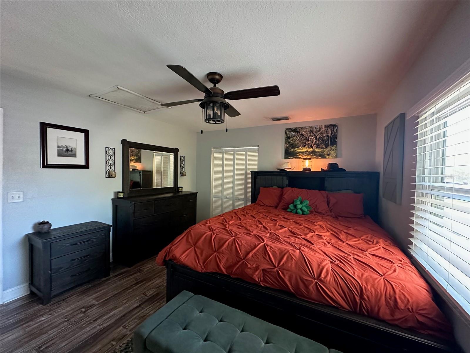 Image 12 of 26 For 4517 Groveland Avenue