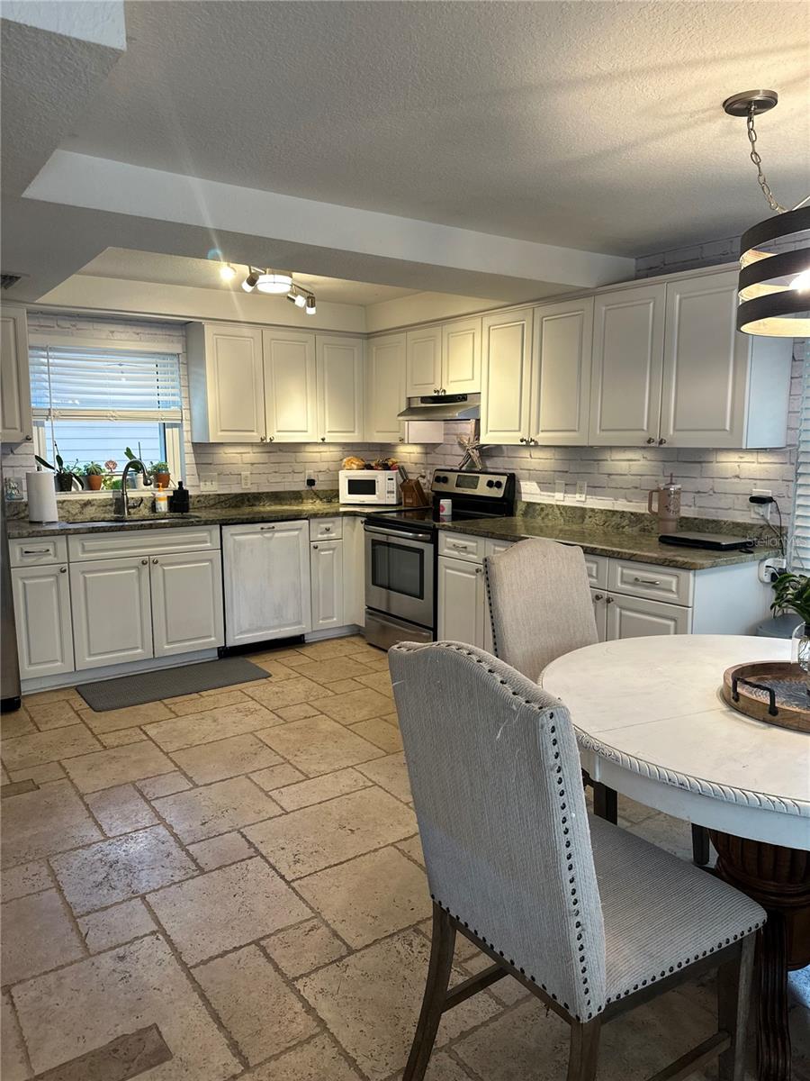 Image 7 of 26 For 4517 Groveland Avenue