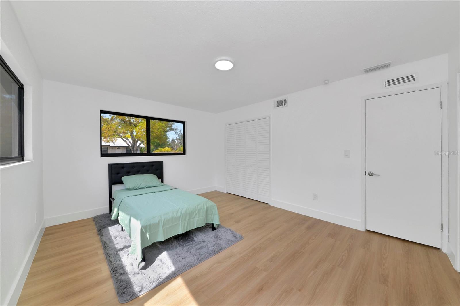 Image 16 of 27 For 2239 Worrington Street