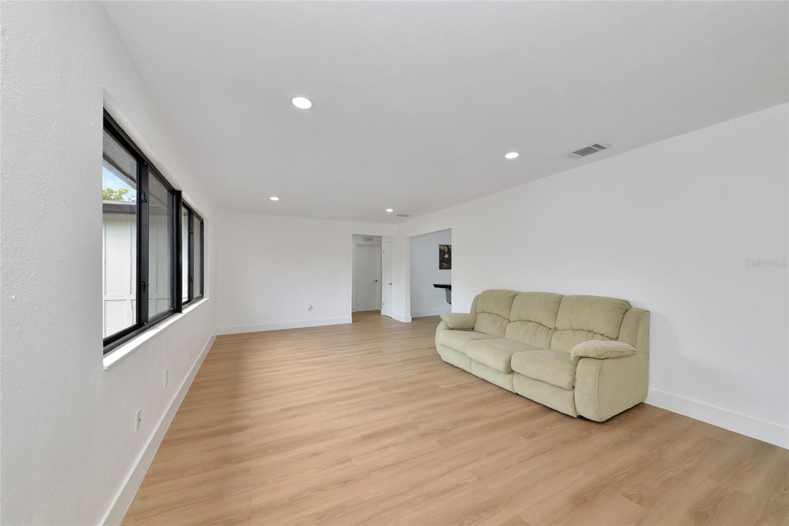 Image 4 of 27 For 2239 Worrington Street