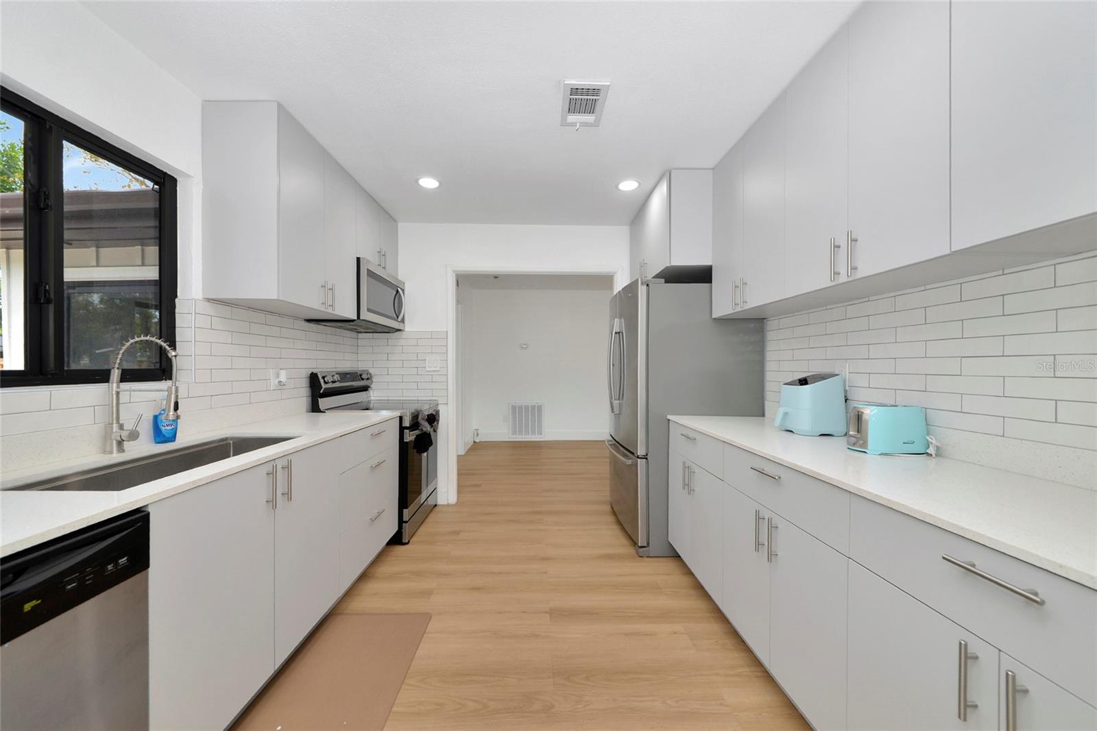 Image 9 of 27 For 2239 Worrington Street