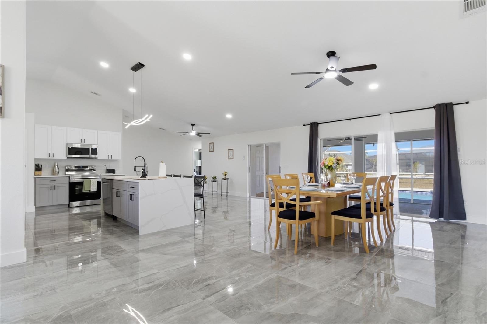 Image 13 of 46 For 619 26th Terrace