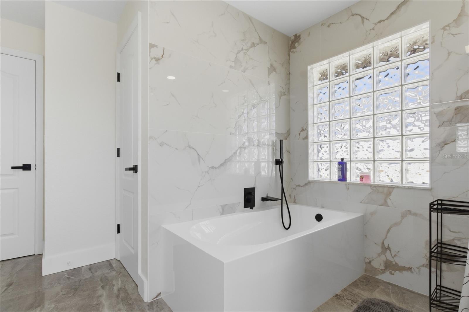 Image 23 of 46 For 619 26th Terrace