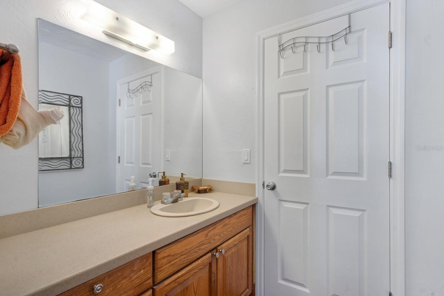 Image 19 of 53 For 6157 Midnight Pass Road E22