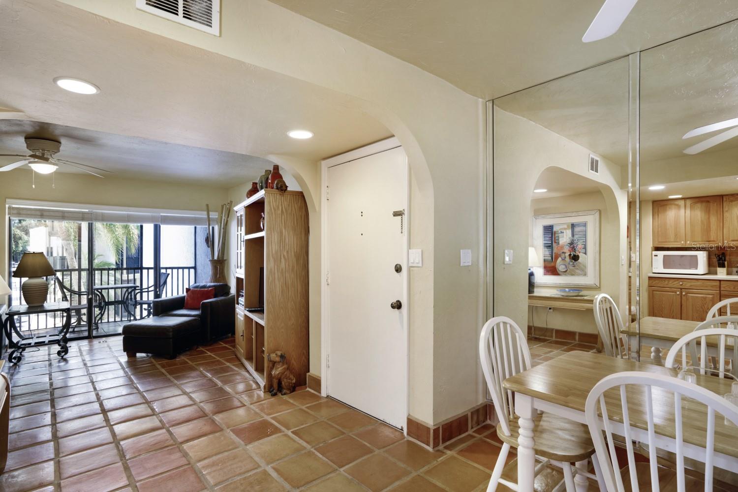 Image 28 of 53 For 6157 Midnight Pass Road E22