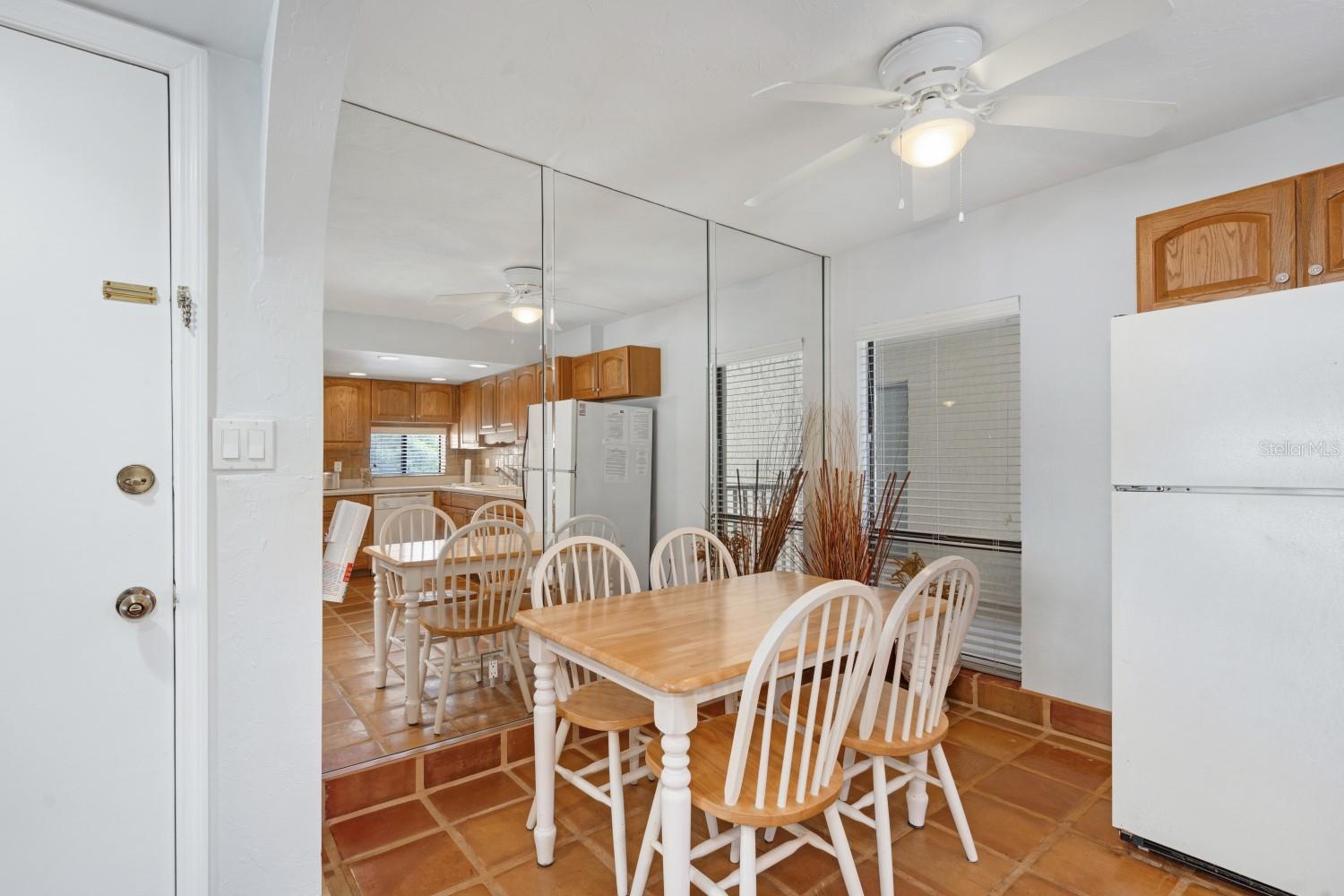 Image 3 of 53 For 6157 Midnight Pass Road E22