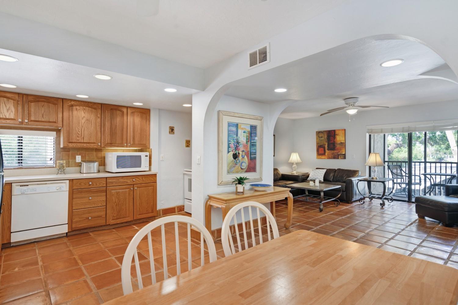 Image 8 of 53 For 6157 Midnight Pass Road E22