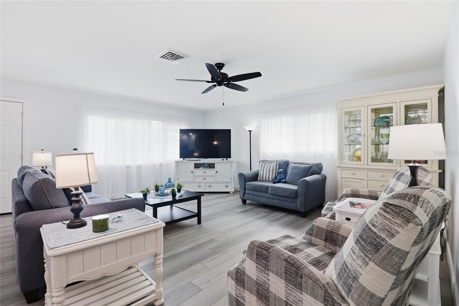 Image 11 of 30 For 17 Pearl Street