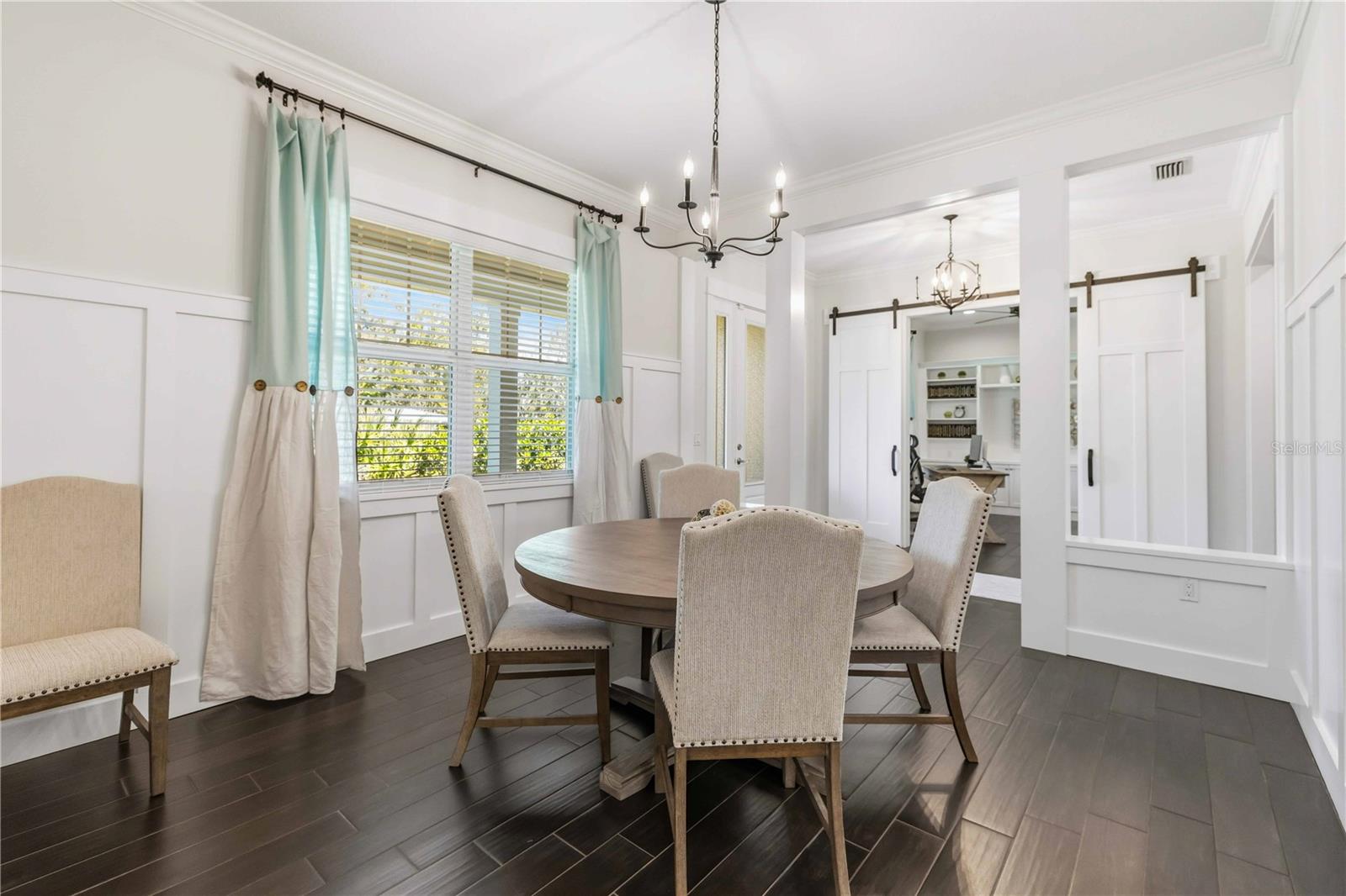 Image 17 of 58 For 7101 16th Avenue Nw