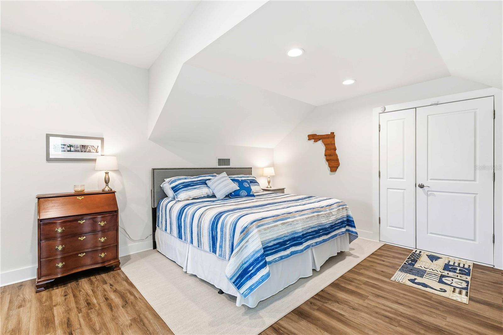 Image 26 of 58 For 7101 16th Avenue Nw