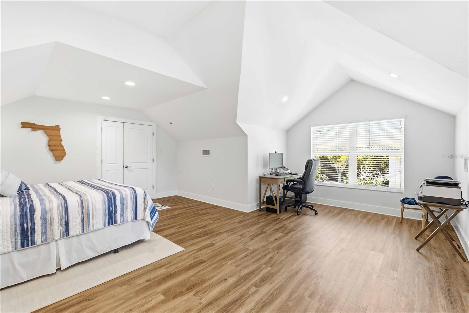 Image 29 of 58 For 7101 16th Avenue Nw