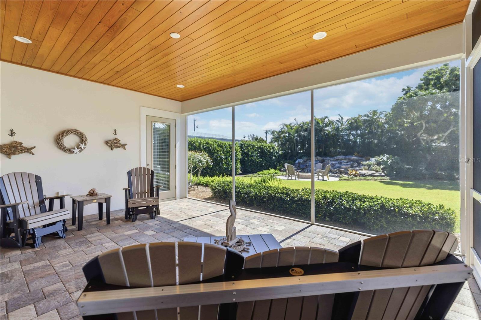 Image 32 of 58 For 7101 16th Avenue Nw