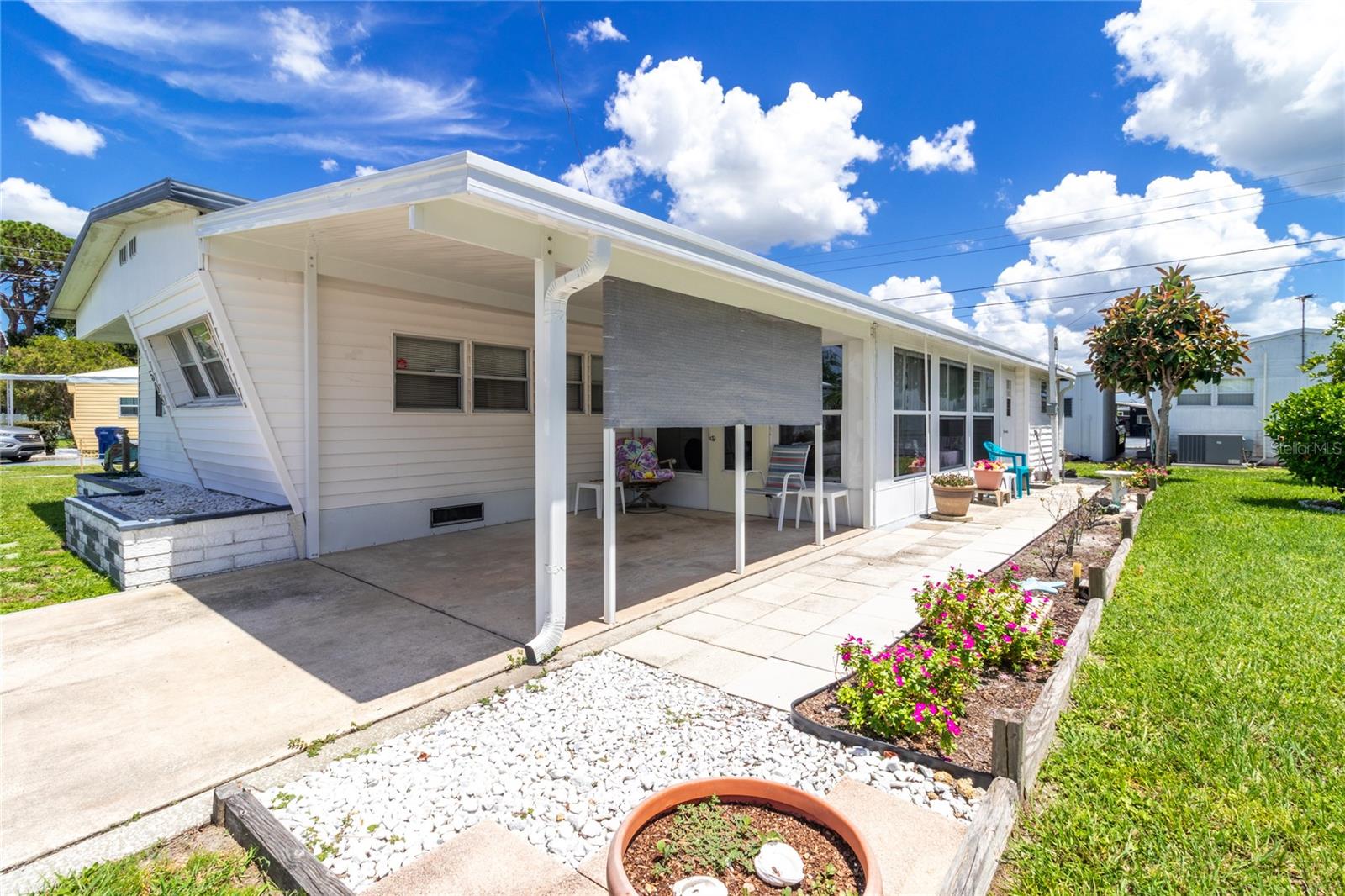 Image 2 of 37 For 508 50th Avenue Plaza W