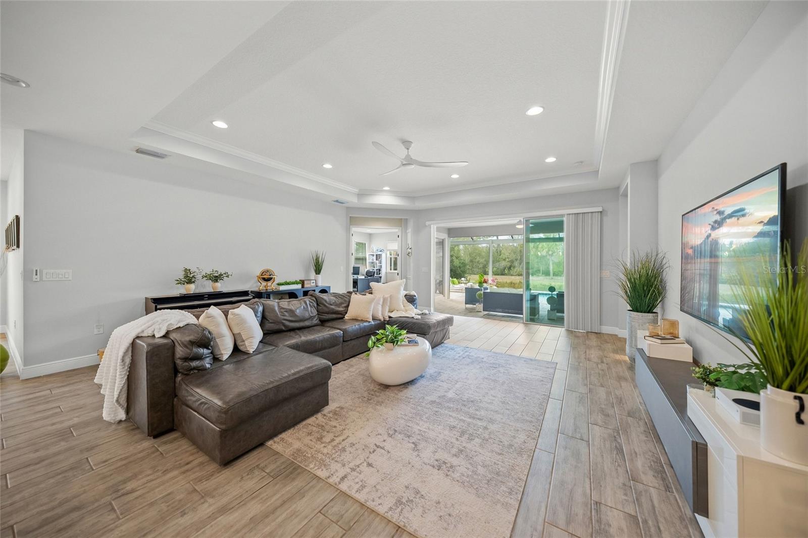 Image 24 of 58 For 5617 Long Shore Loop