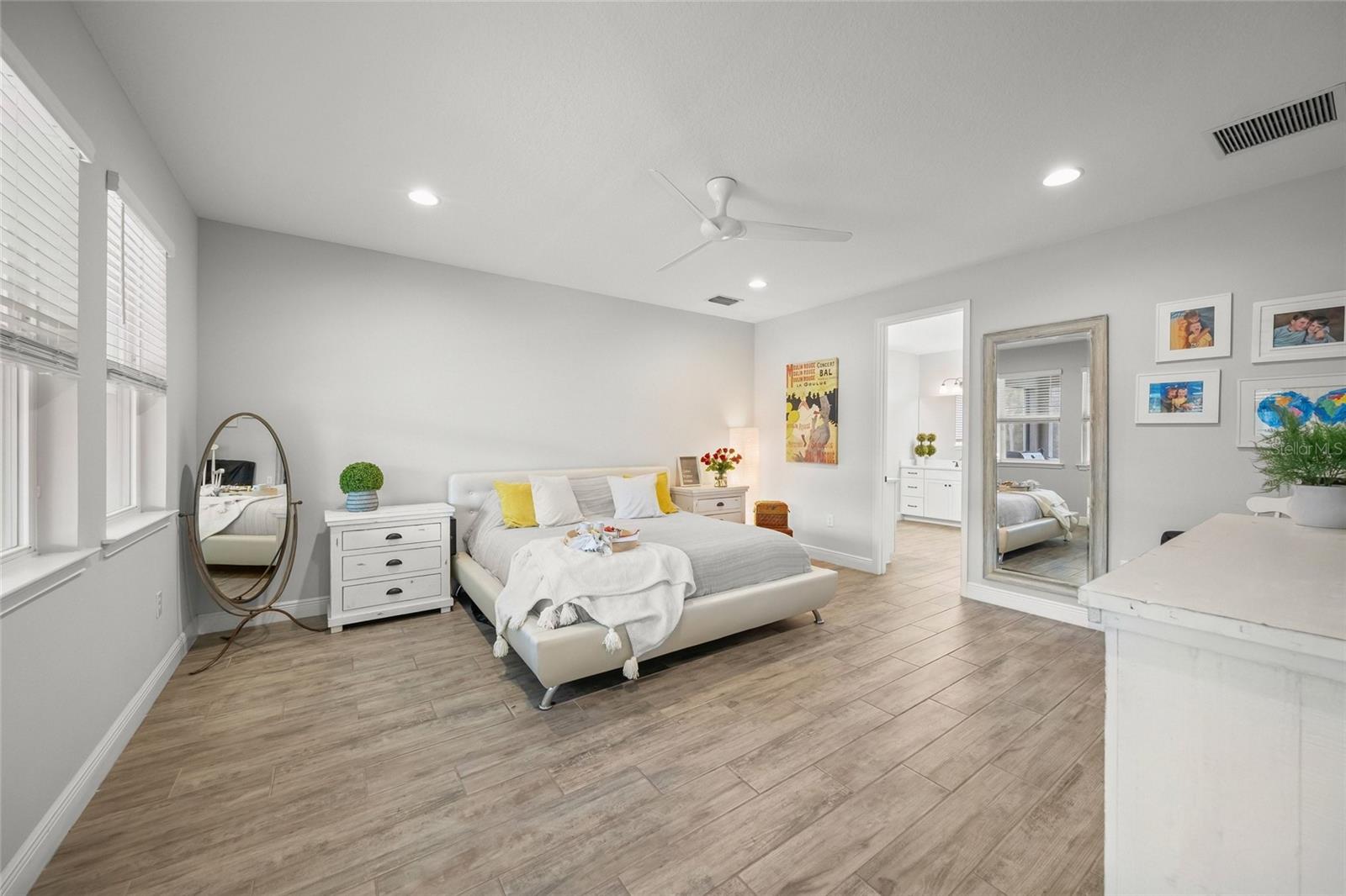 Image 29 of 58 For 5617 Long Shore Loop