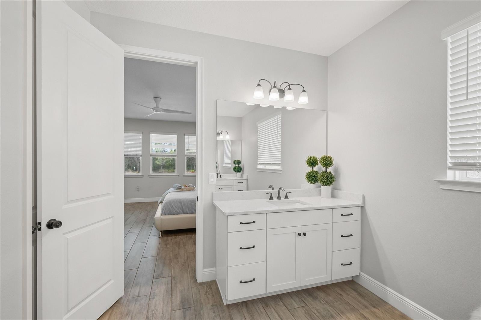 Image 31 of 58 For 5617 Long Shore Loop