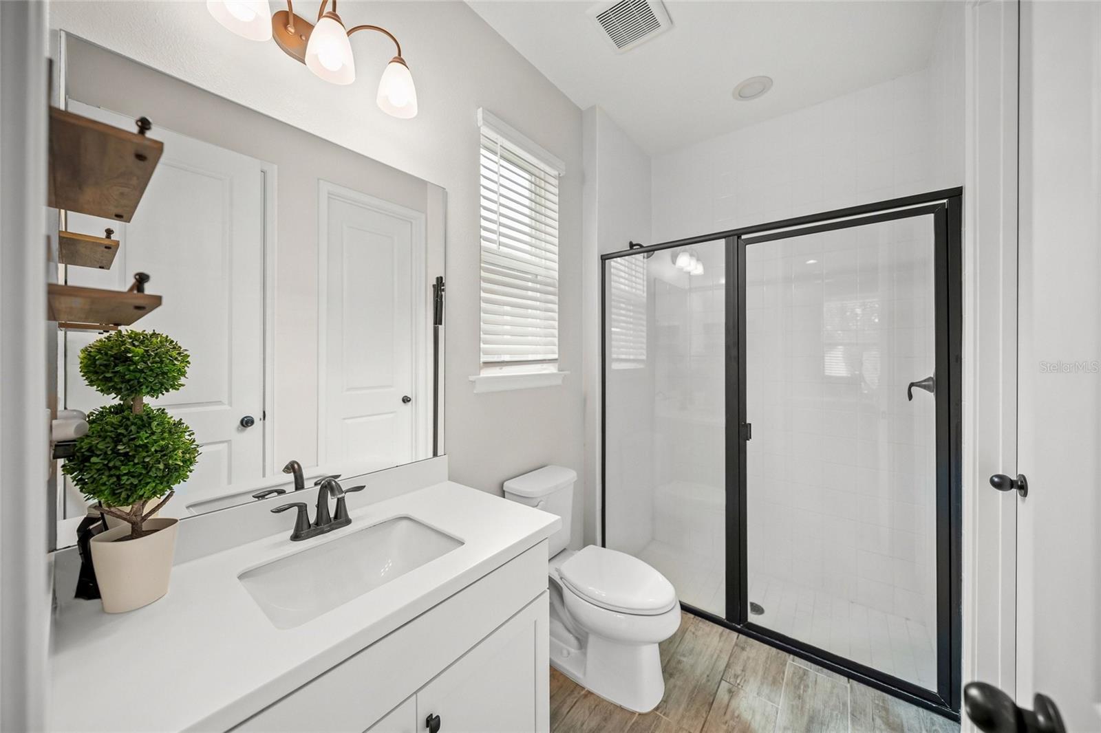 Image 44 of 58 For 5617 Long Shore Loop