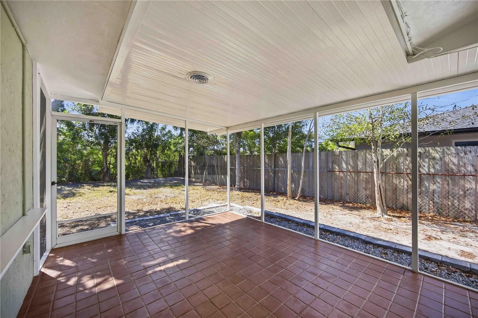 Image 18 of 37 For 2244 Sunnyside Place