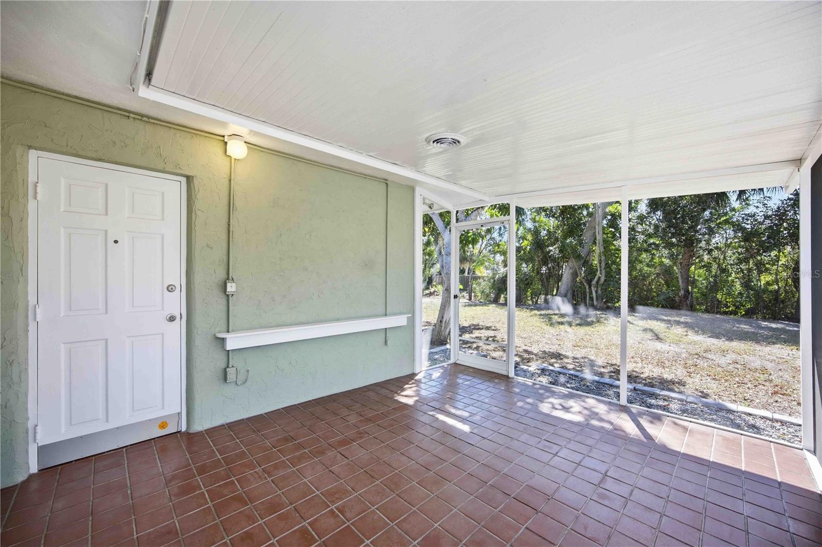 Image 19 of 37 For 2244 Sunnyside Place