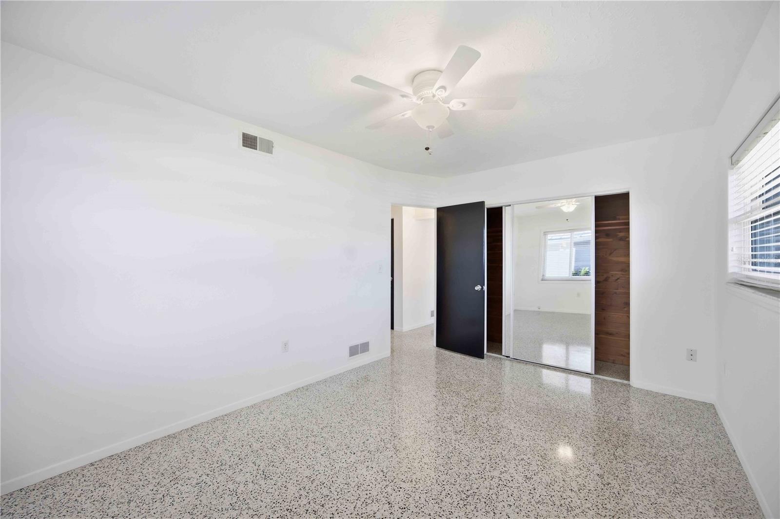 Image 22 of 37 For 2244 Sunnyside Place