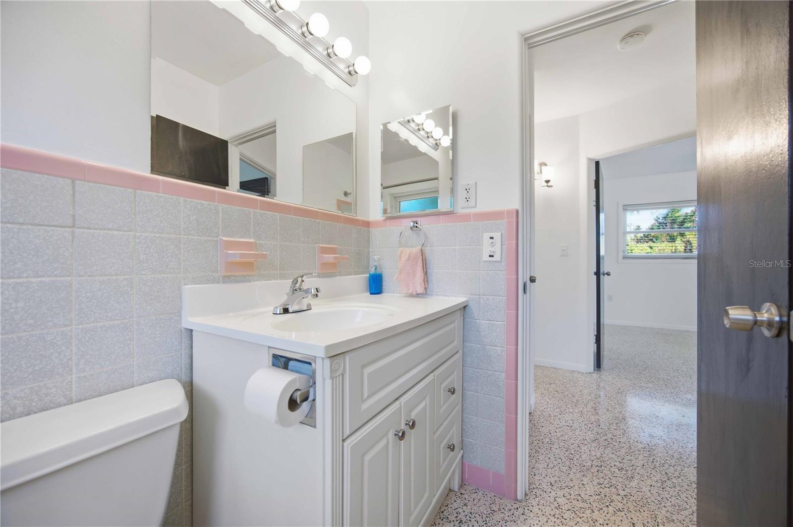 Image 24 of 37 For 2244 Sunnyside Place