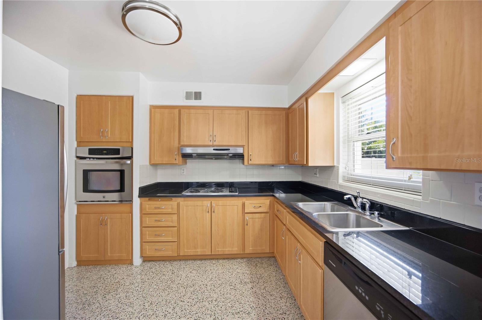 Image 7 of 37 For 2244 Sunnyside Place