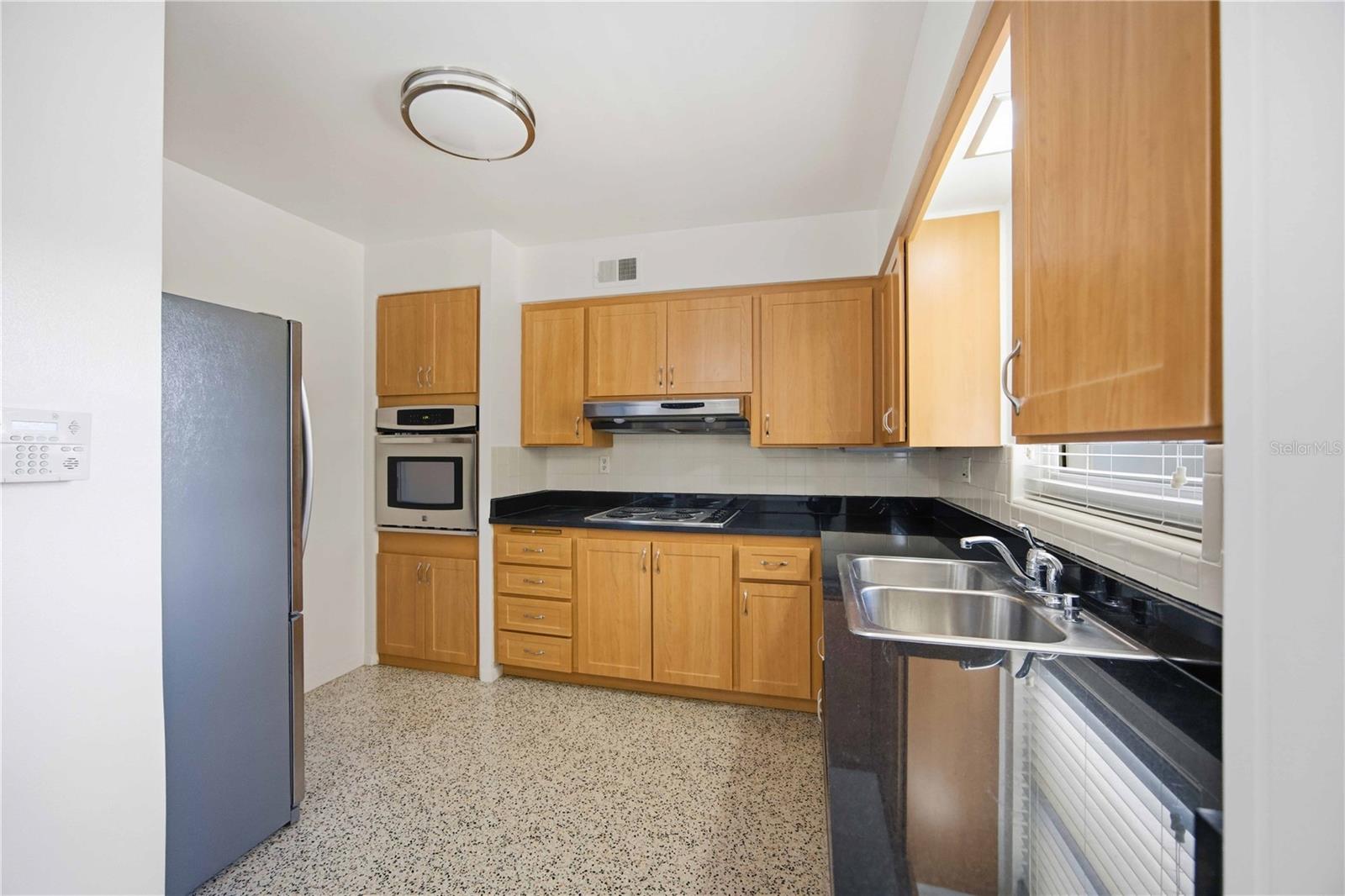 Image 8 of 37 For 2244 Sunnyside Place