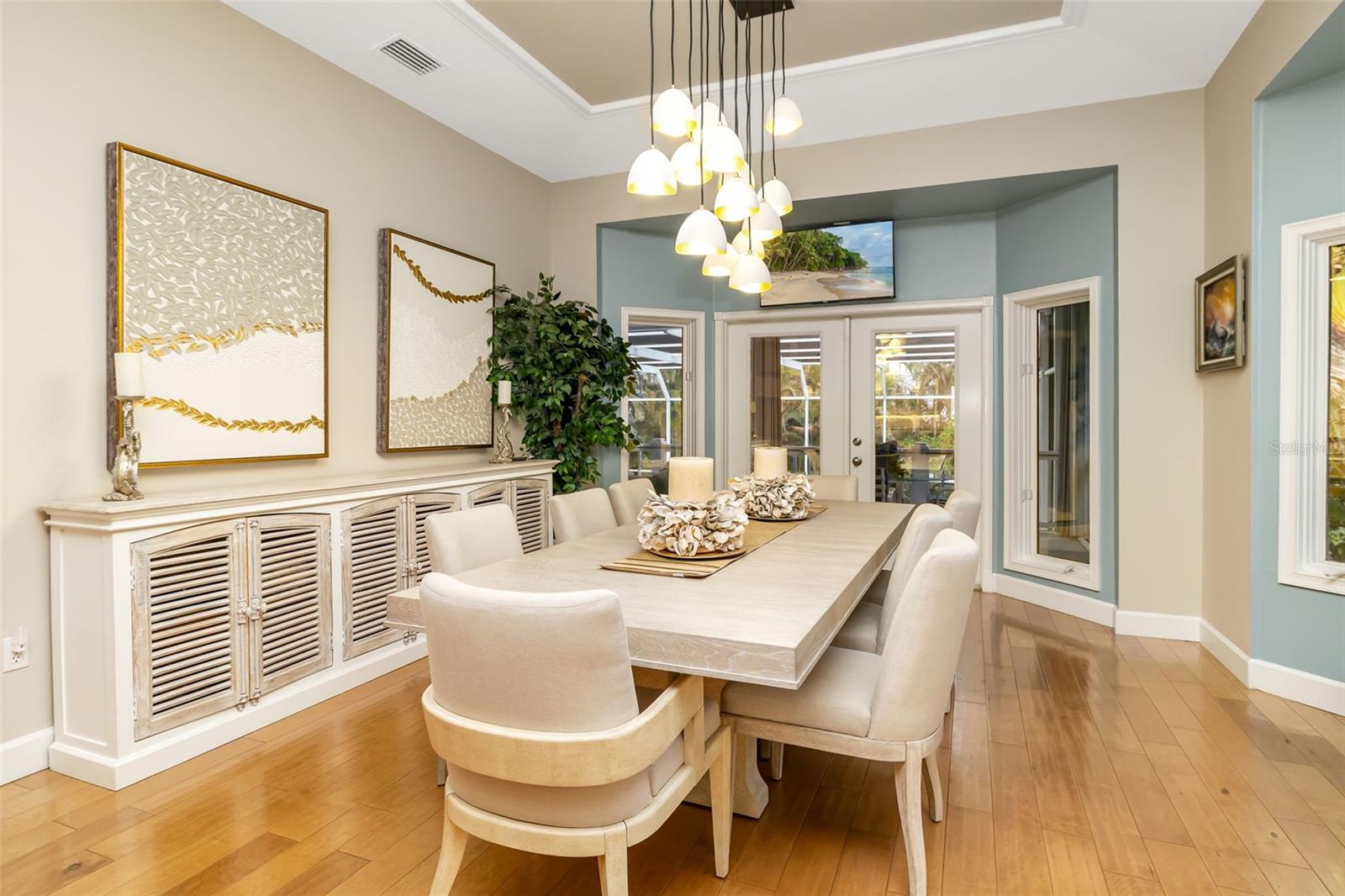 Image 19 of 61 For 746 Eagle Point Drive