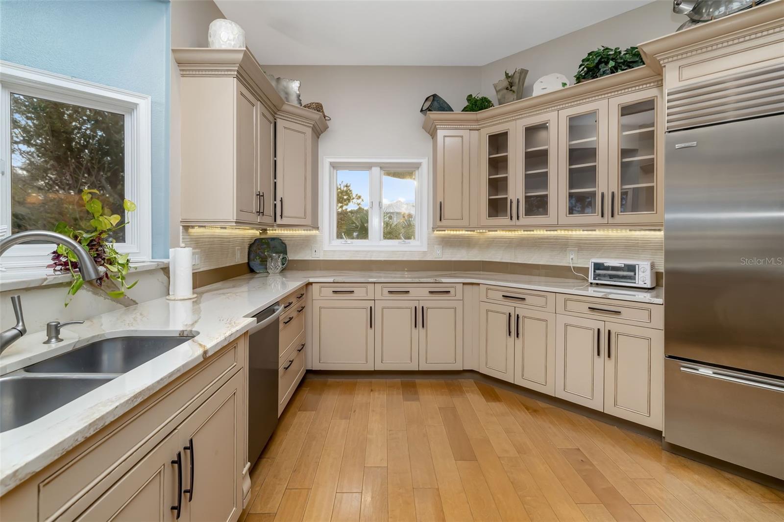 Image 24 of 61 For 746 Eagle Point Drive