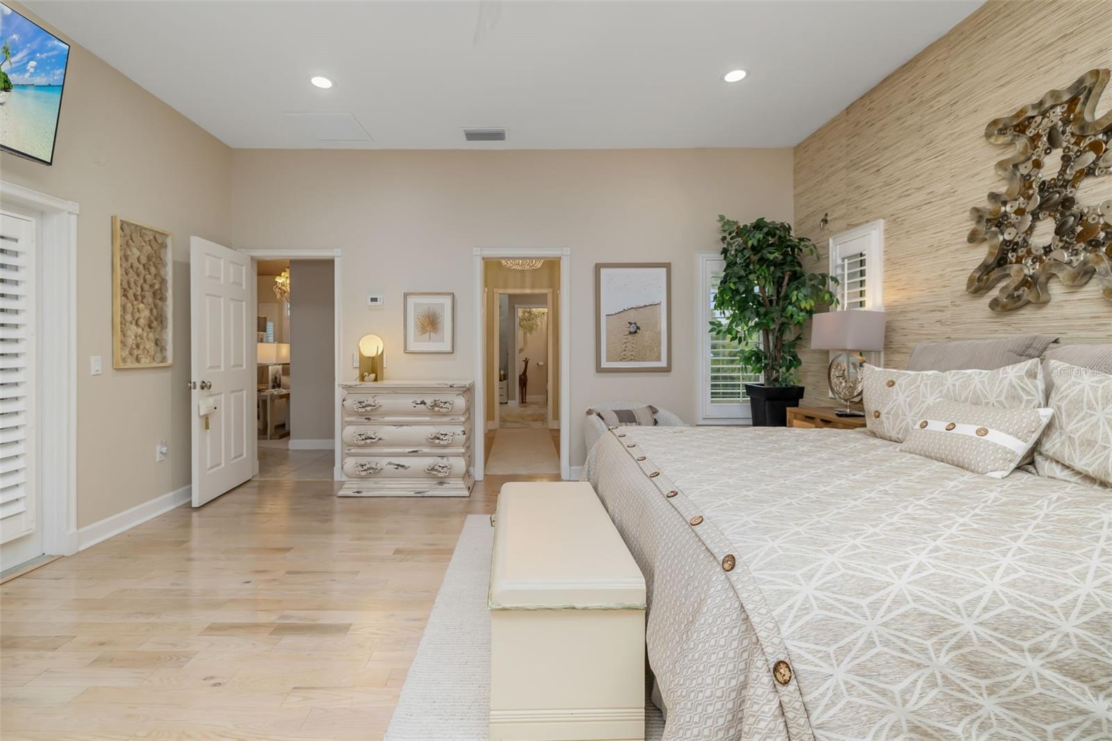 Image 30 of 61 For 746 Eagle Point Drive