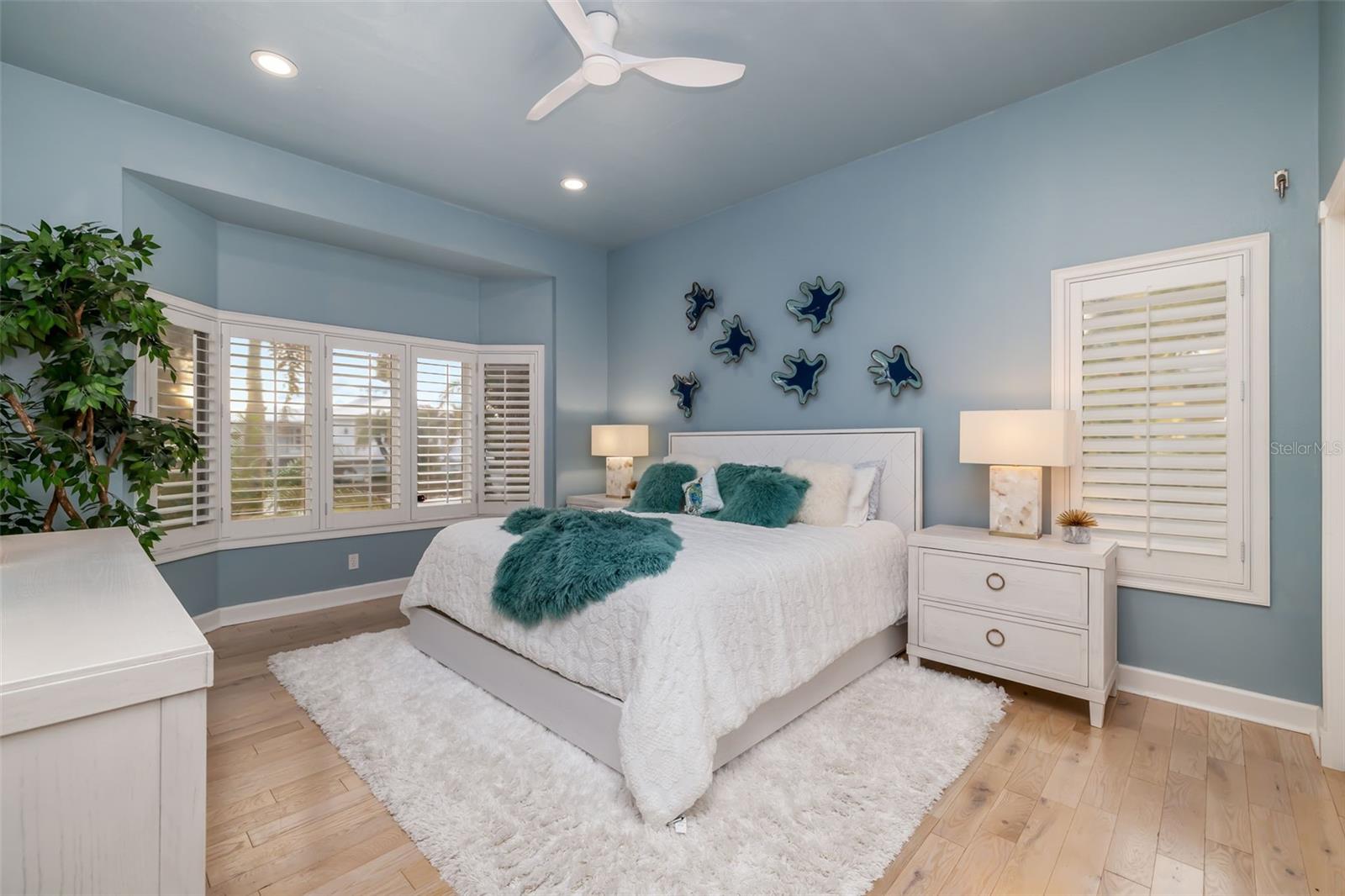 Image 34 of 61 For 746 Eagle Point Drive