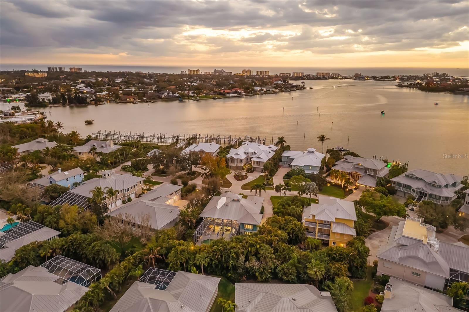 Image 4 of 61 For 746 Eagle Point Drive