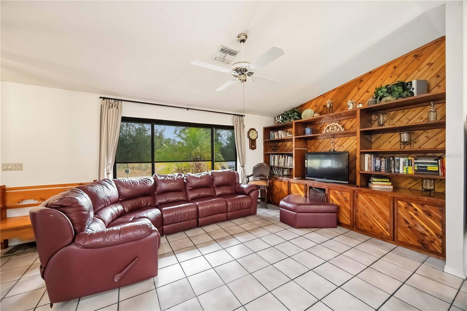 Image 10 of 61 For 28474 Coco Palm Drive