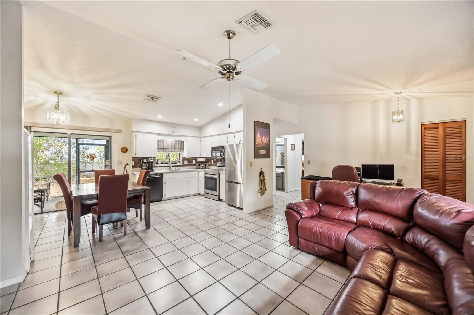 Image 12 of 61 For 28474 Coco Palm Drive