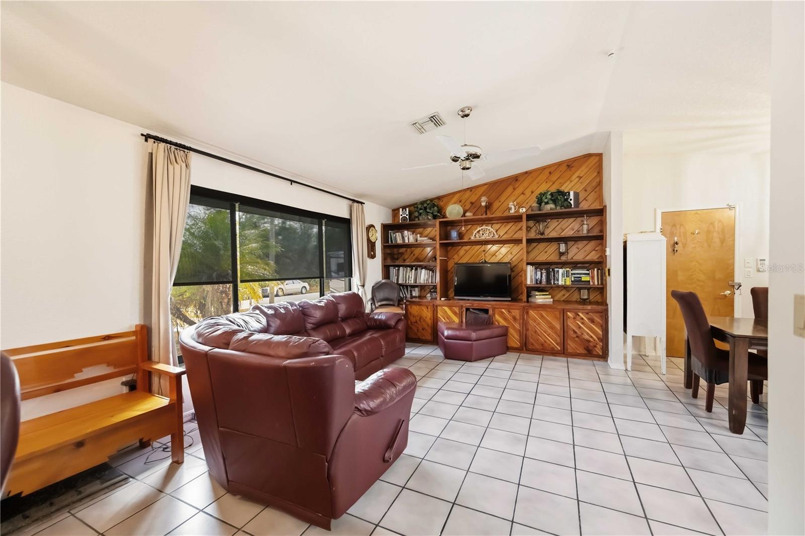 Image 14 of 61 For 28474 Coco Palm Drive