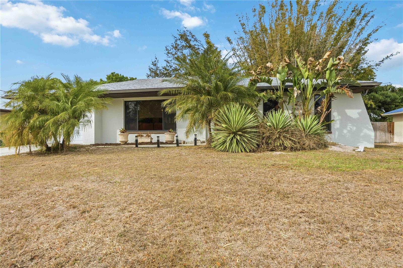 Image 4 of 61 For 28474 Coco Palm Drive