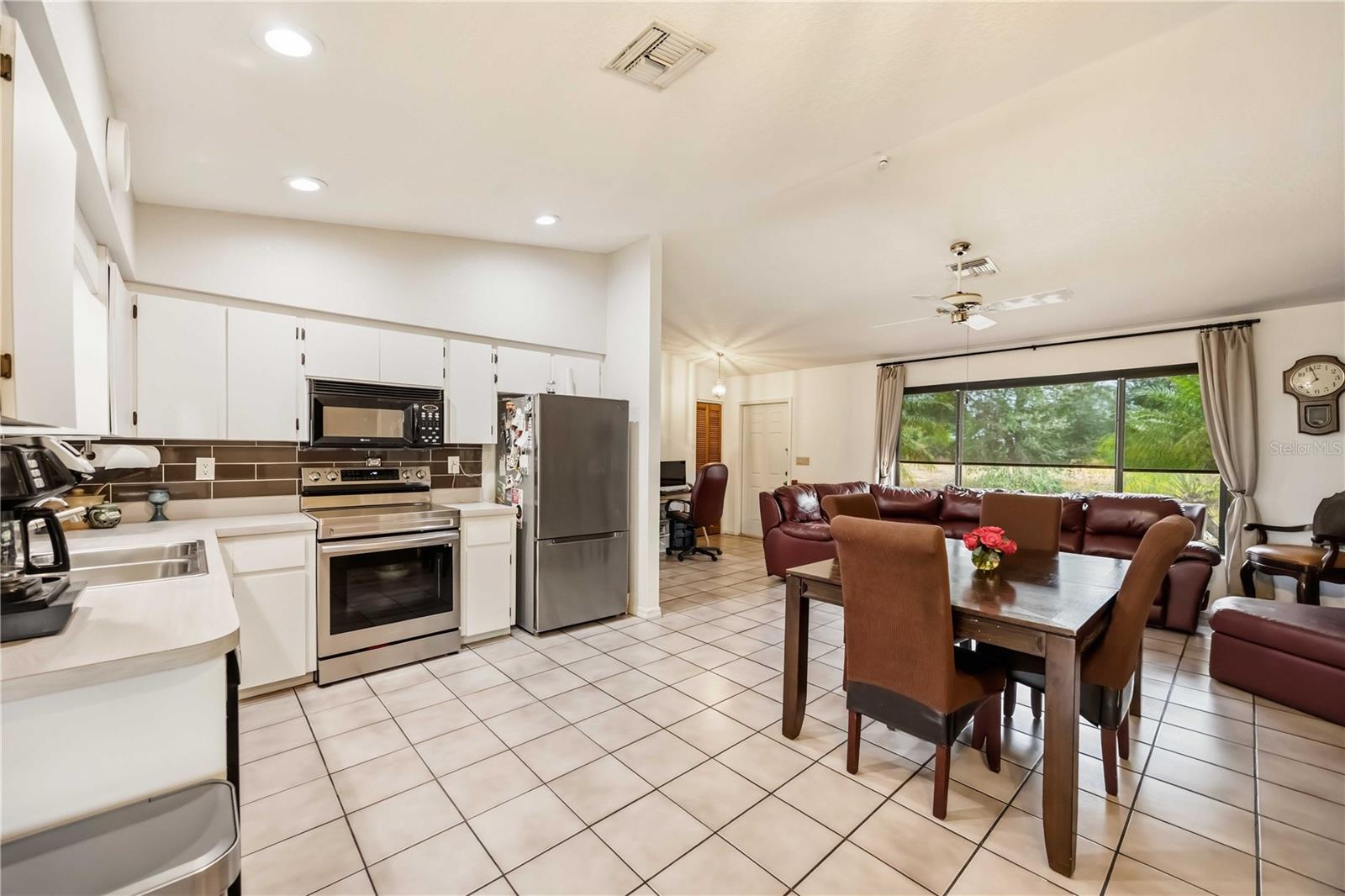 Image 9 of 61 For 28474 Coco Palm Drive