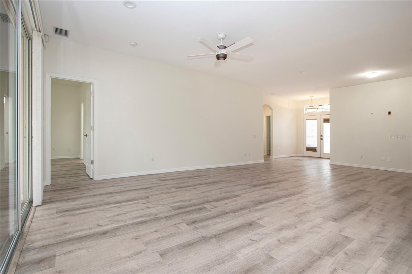 Image 12 of 67 For 8419 Whispering Woods Court