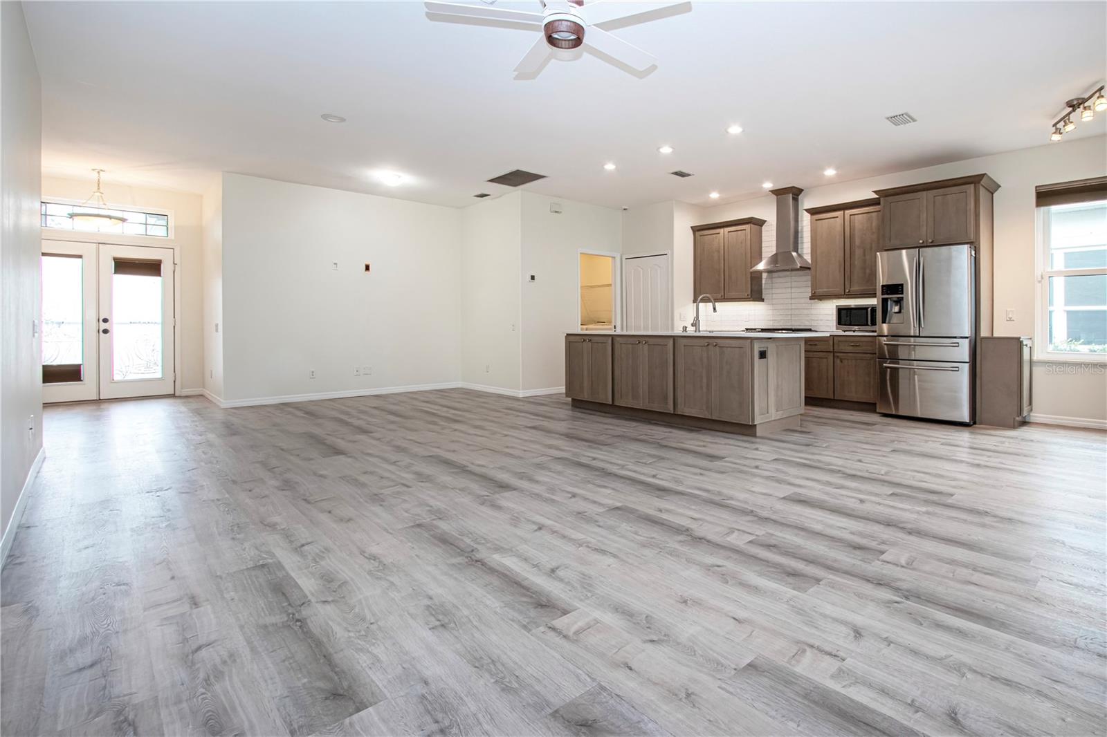 Image 14 of 67 For 8419 Whispering Woods Court