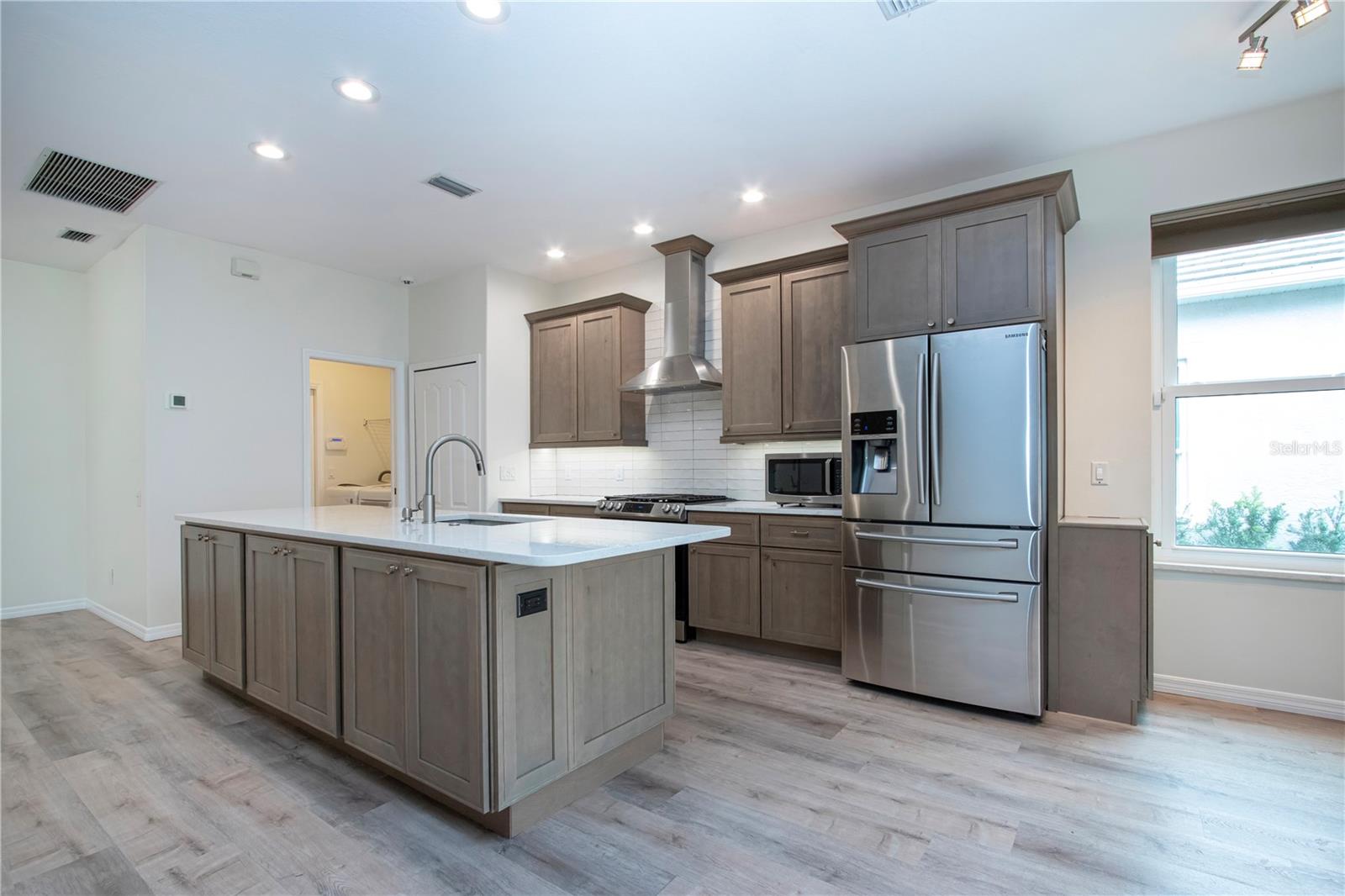 Image 19 of 67 For 8419 Whispering Woods Court