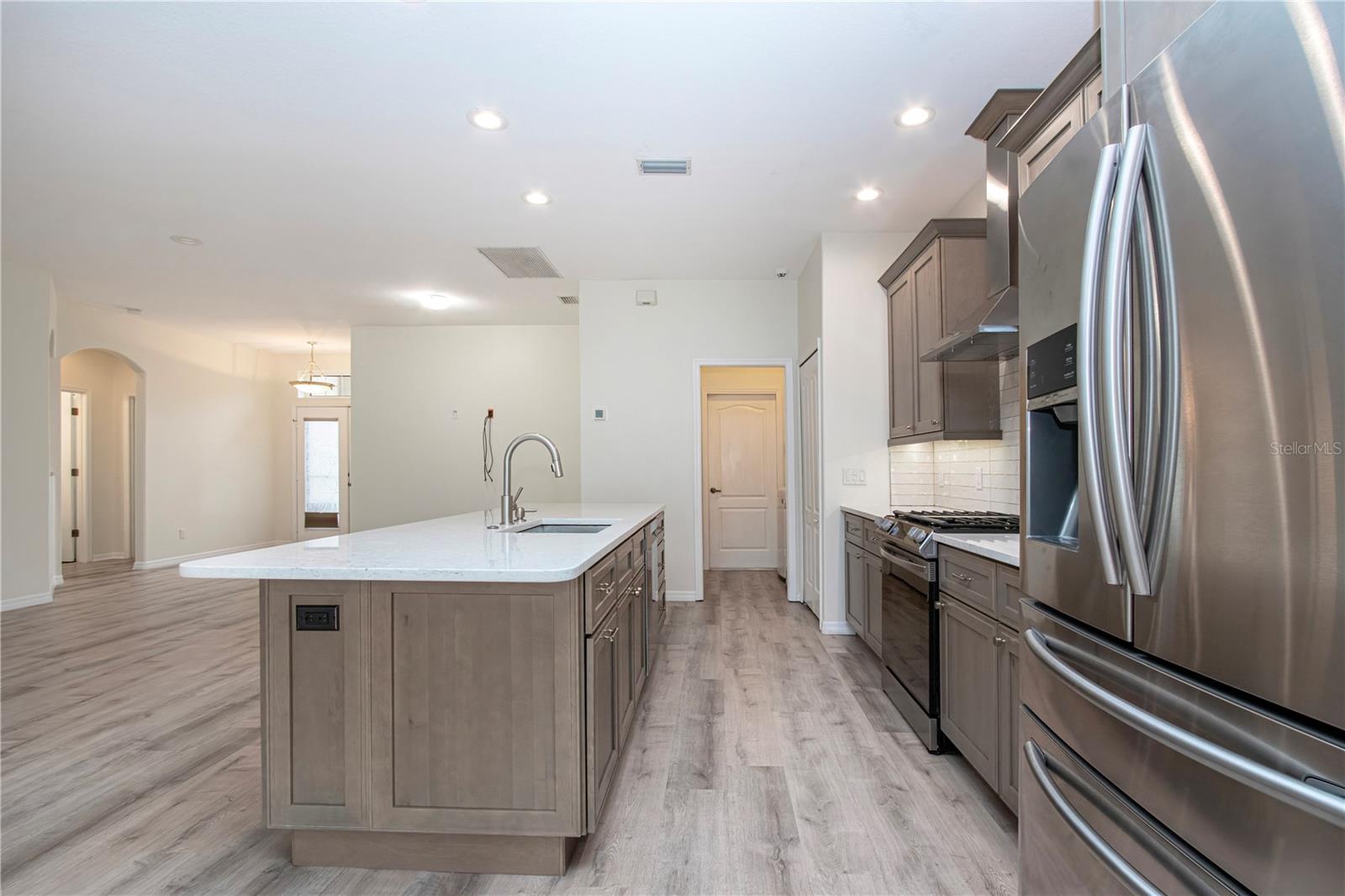 Image 21 of 67 For 8419 Whispering Woods Court