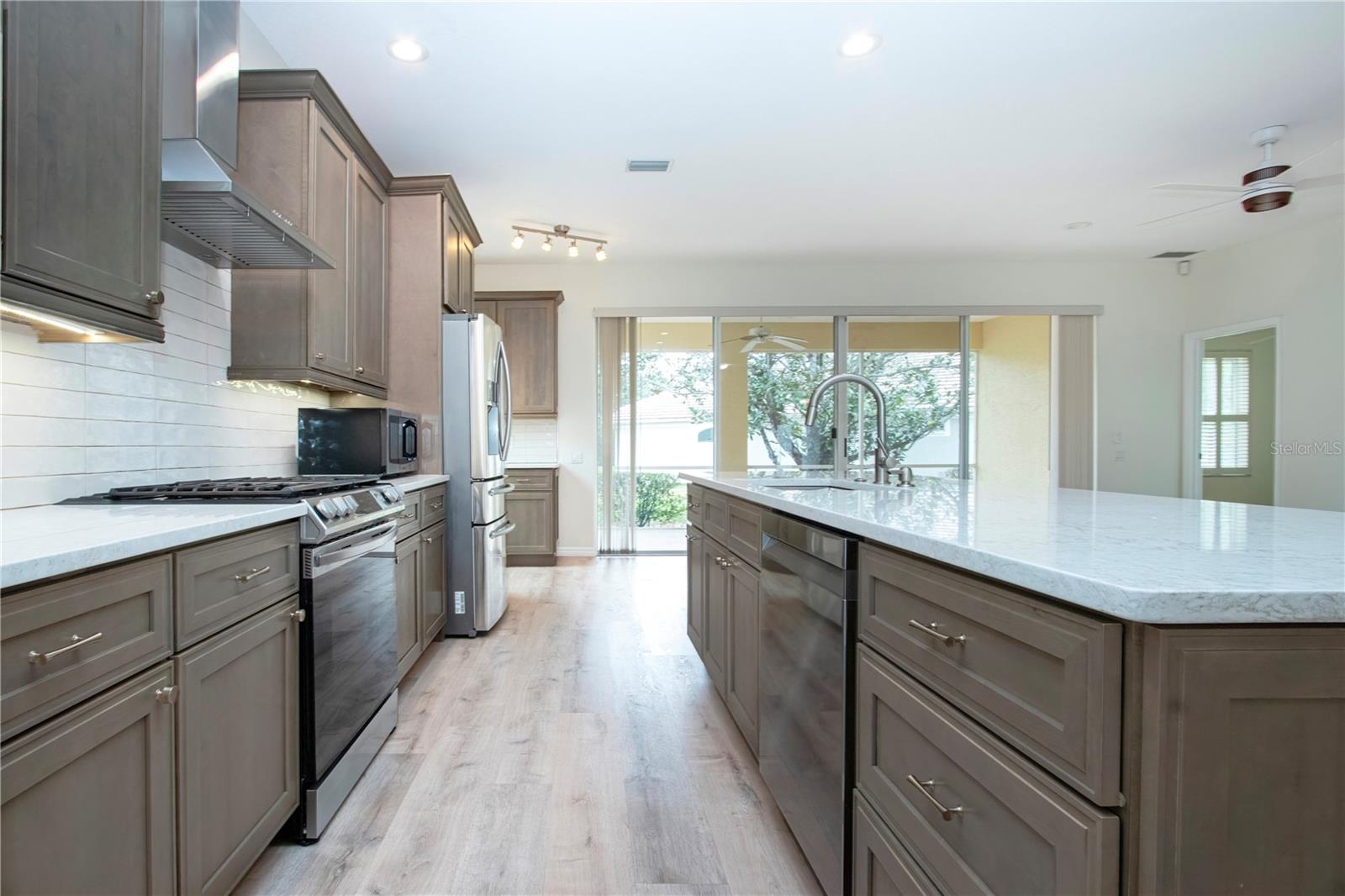 Image 26 of 67 For 8419 Whispering Woods Court