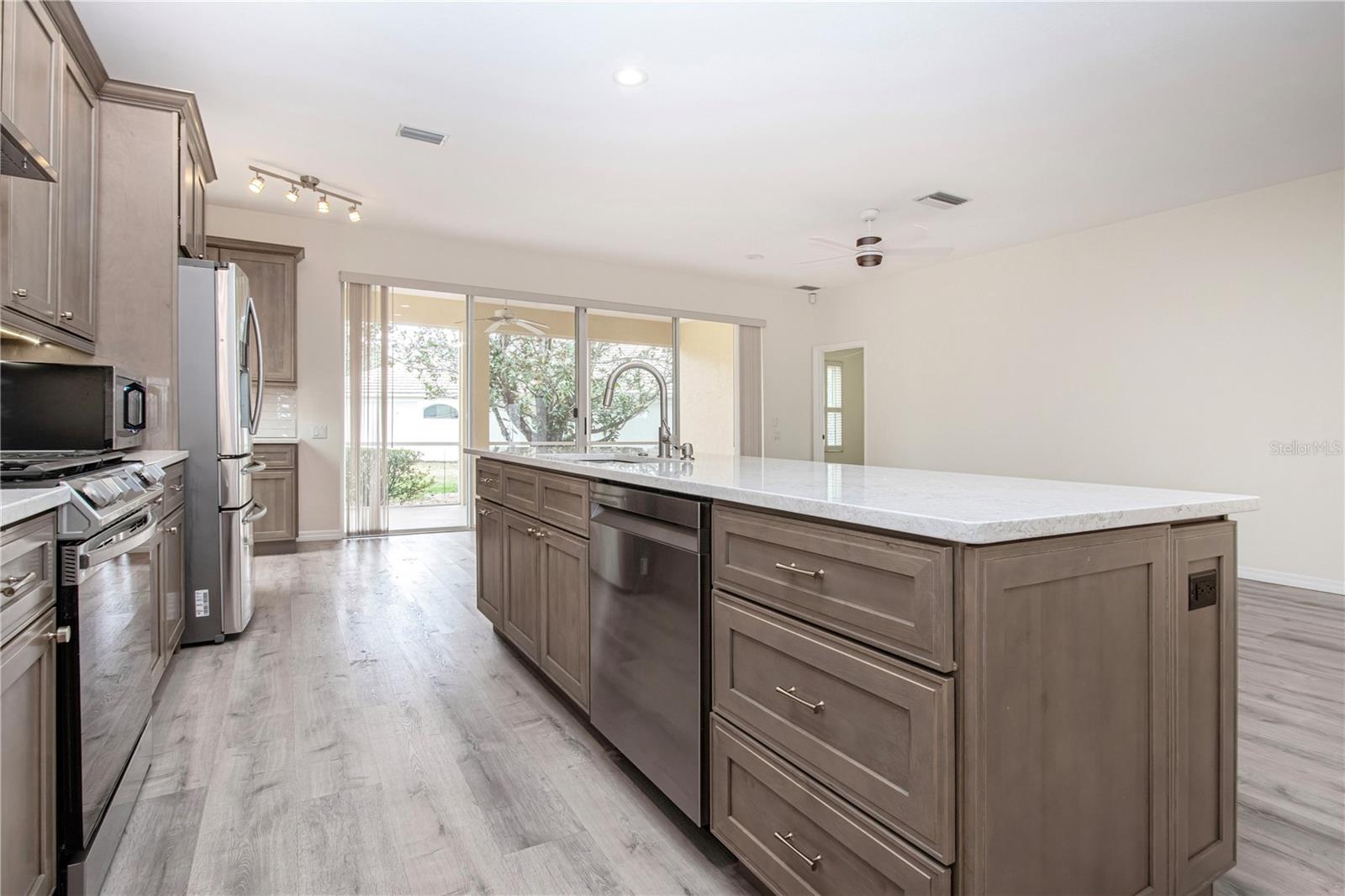 Image 27 of 67 For 8419 Whispering Woods Court