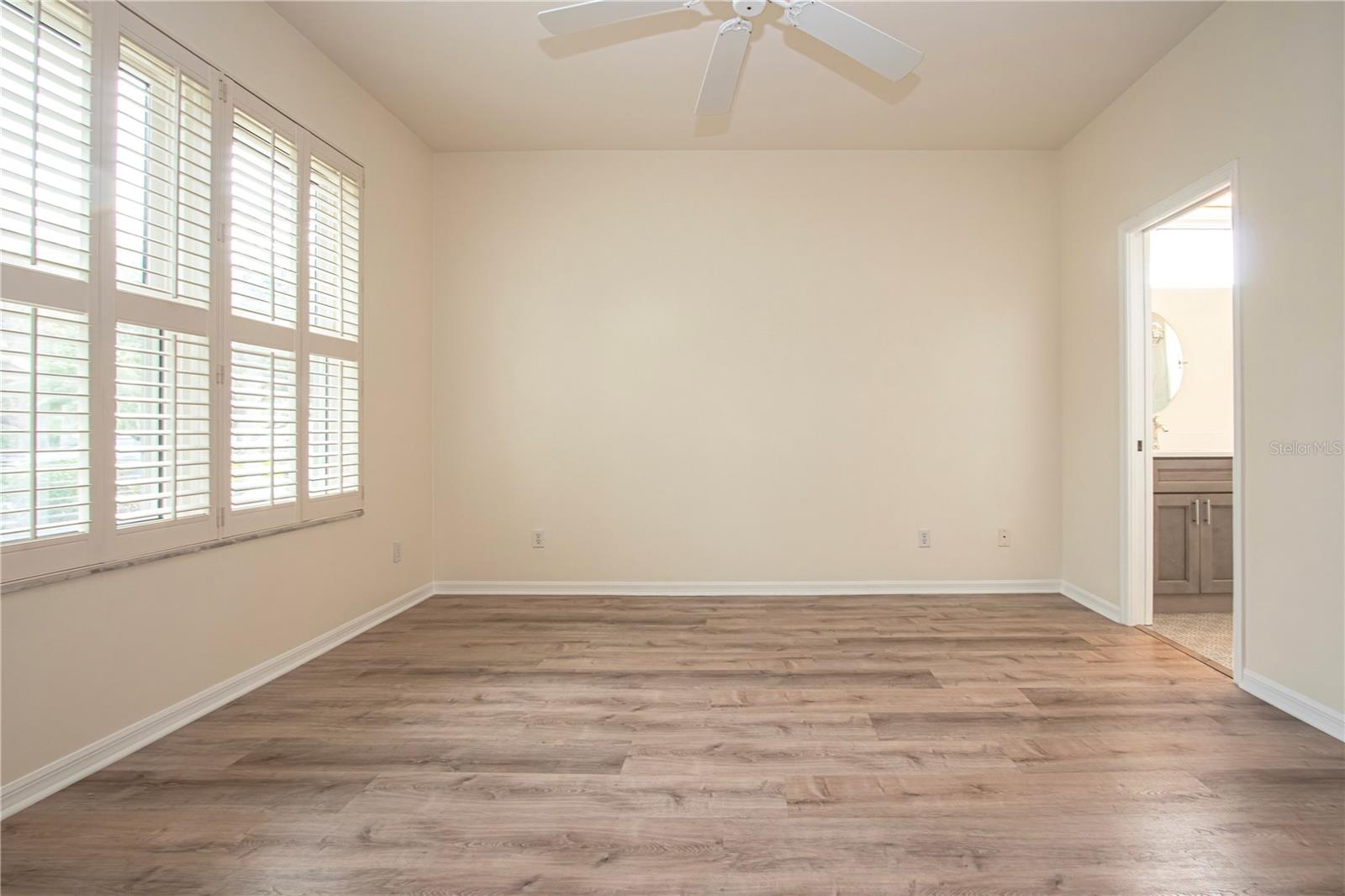 Image 29 of 67 For 8419 Whispering Woods Court