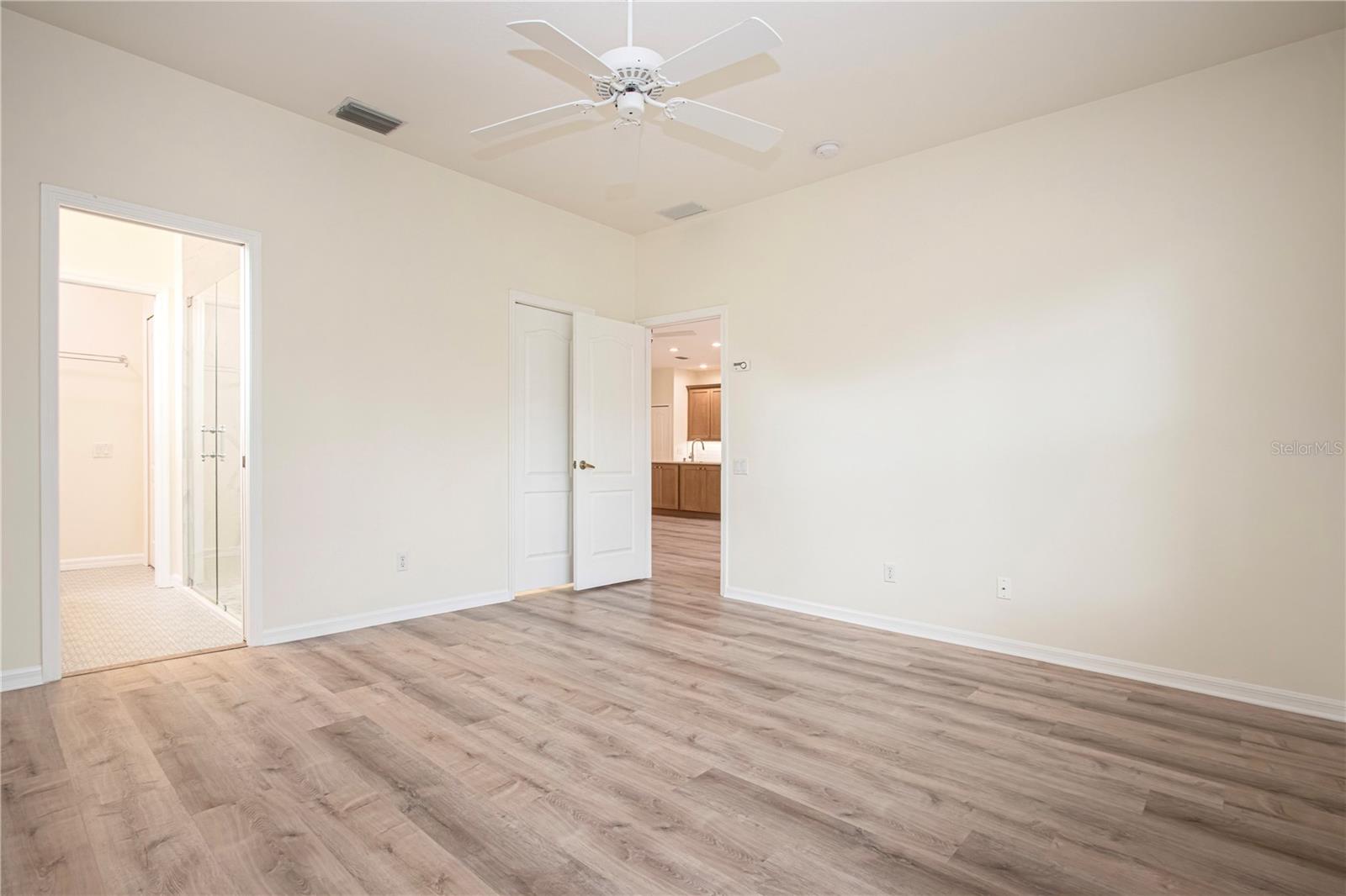 Image 33 of 67 For 8419 Whispering Woods Court