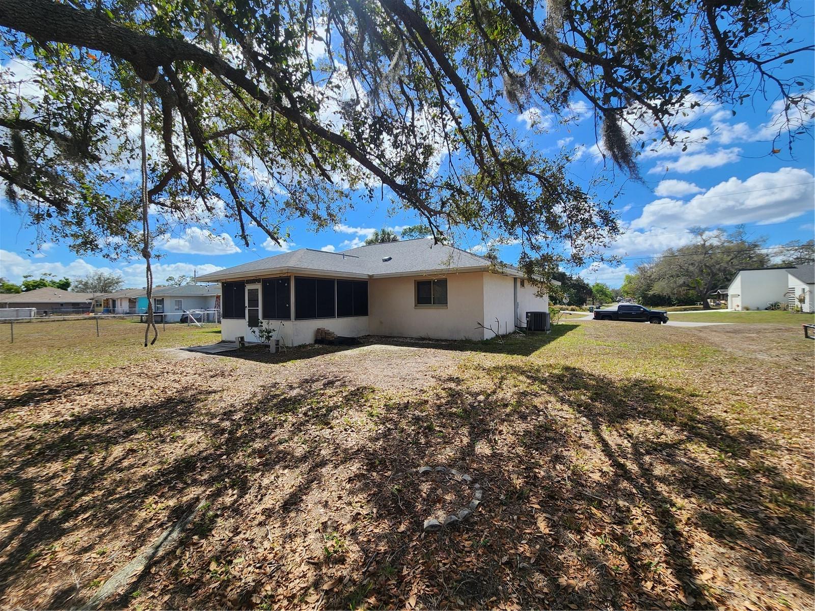 Image 22 of 24 For 4590 Cazes Avenue