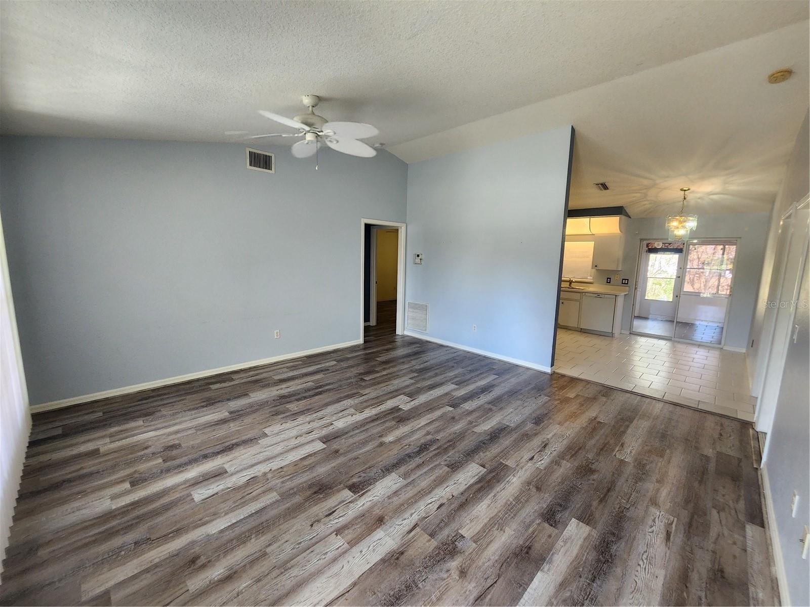 Image 4 of 24 For 4590 Cazes Avenue